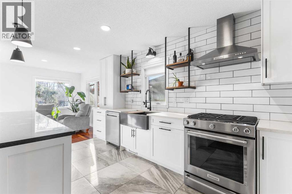 1108 Lake Sundance Crescent Se, Calgary, Alberta  T2J 2S8 - Photo 3 - A2270030