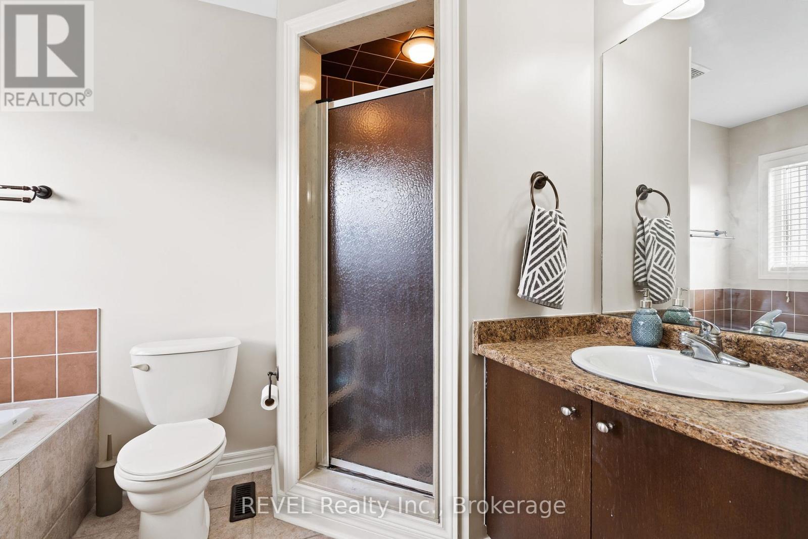 25 Colonel Lyall Street, St. Catharines, Ontario L2P 0B3 - Photo 17 - X12549150