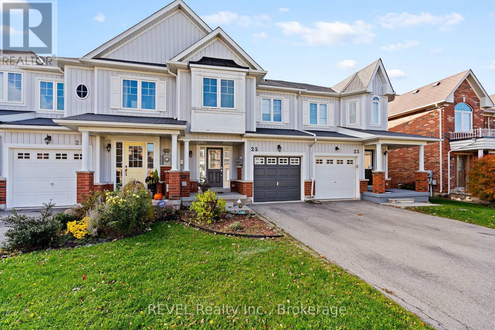 25 Colonel Lyall Street, St. Catharines, Ontario L2P 0B3 - Photo 3 - X12549150