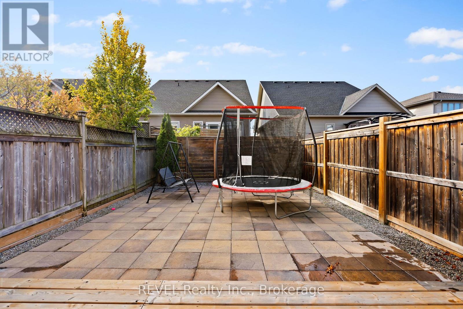 25 Colonel Lyall Street, St. Catharines, Ontario L2P 0B3 - Photo 32 - X12549150