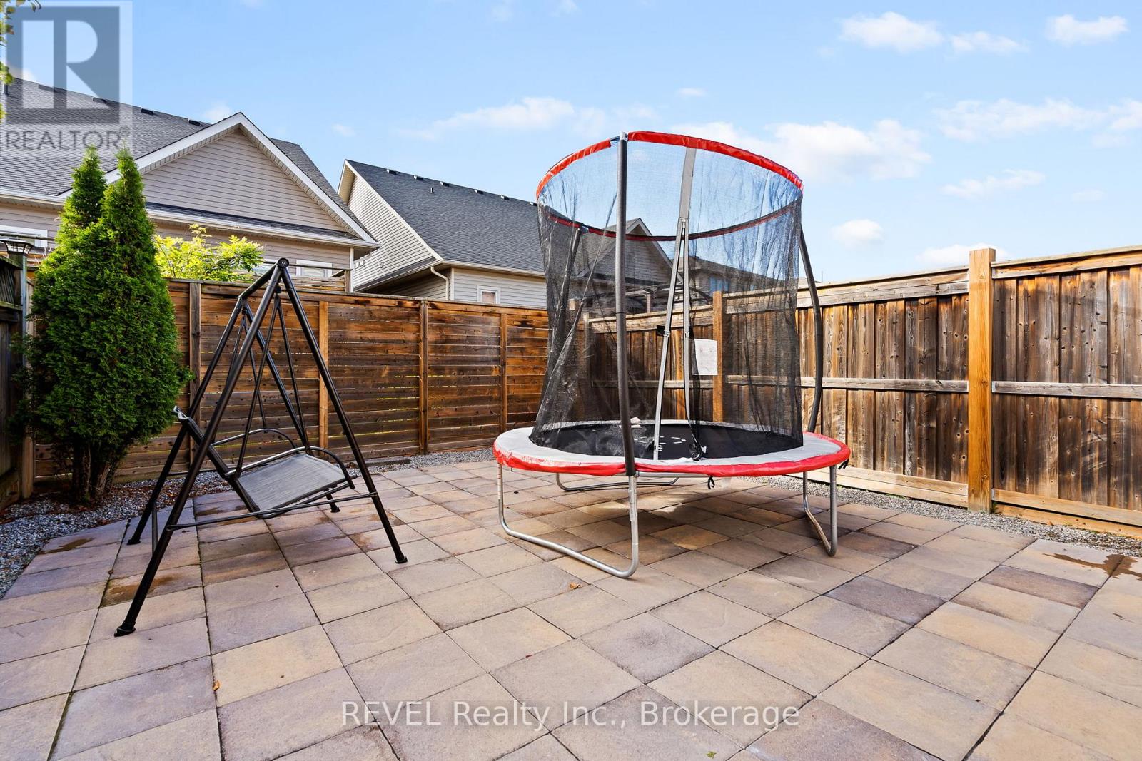 25 Colonel Lyall Street, St. Catharines, Ontario L2P 0B3 - Photo 33 - X12549150