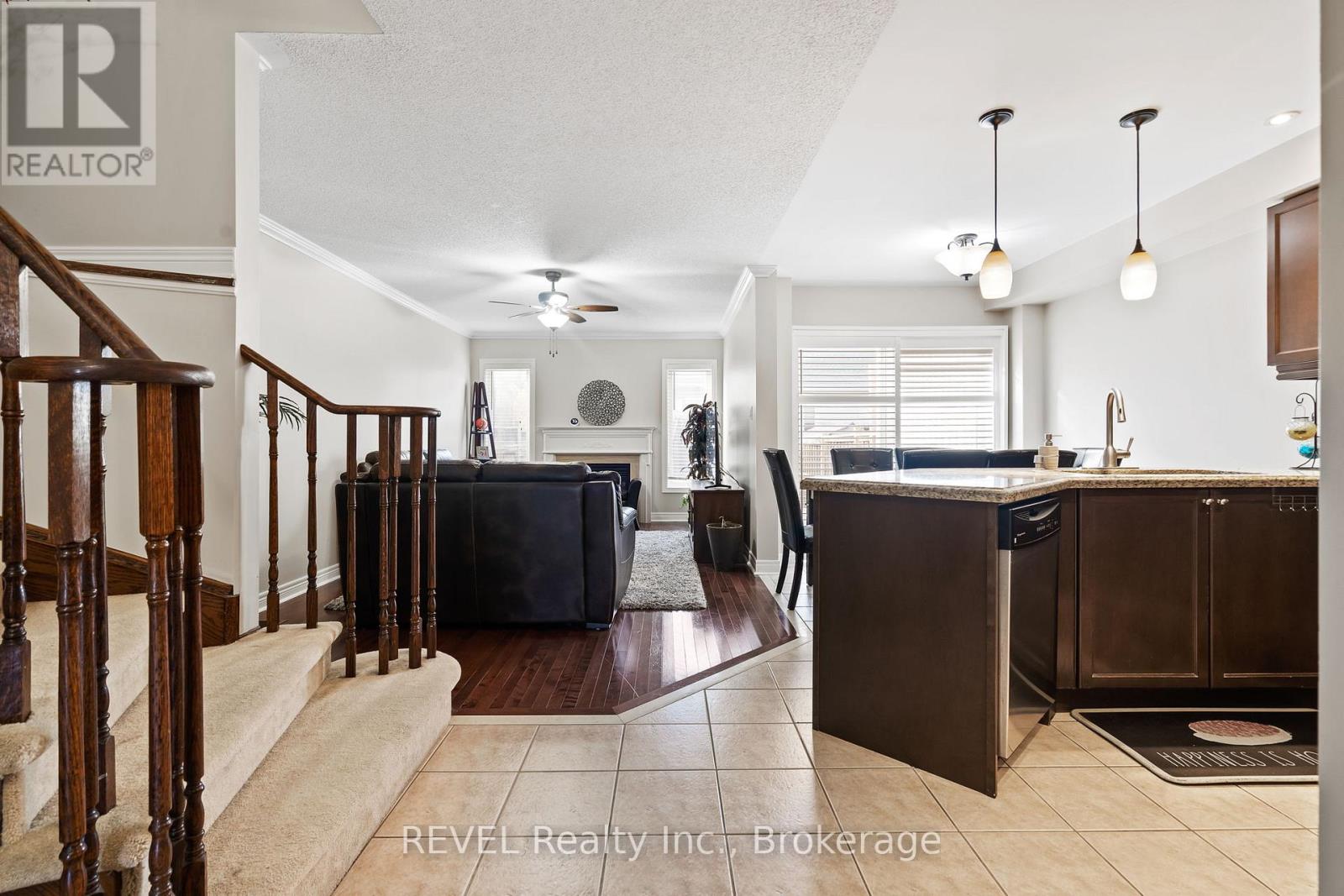 25 Colonel Lyall Street, St. Catharines, Ontario L2P 0B3 - Photo 6 - X12549150