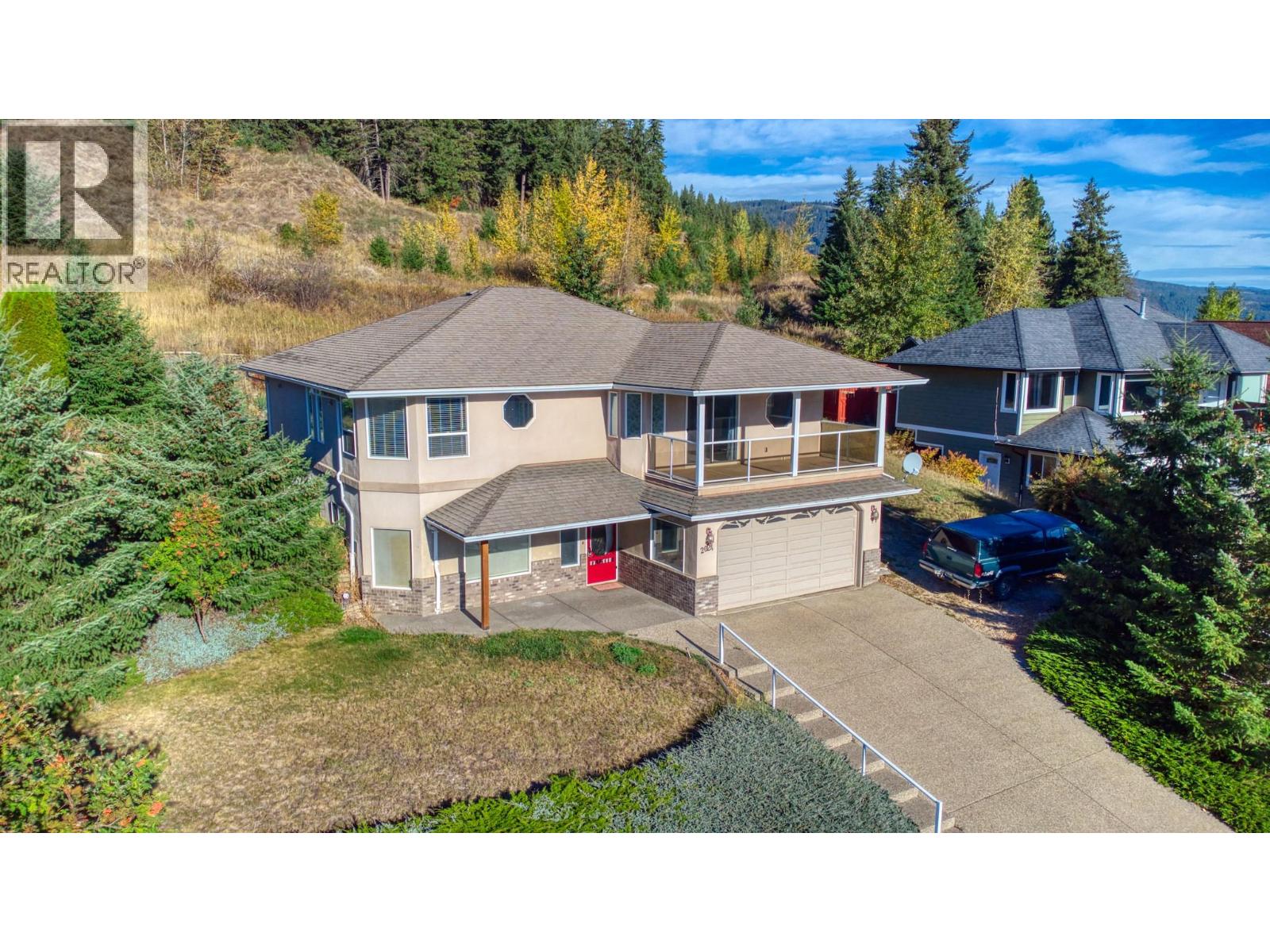 2024 Mountain View Avenue, Lumby, British Columbia  V0E 2G0 - Photo 11 - 10365369