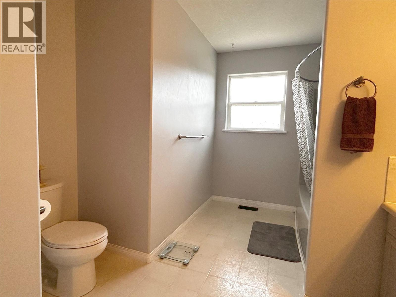 2024 Mountain View Avenue, Lumby, British Columbia  V0E 2G0 - Photo 26 - 10365369