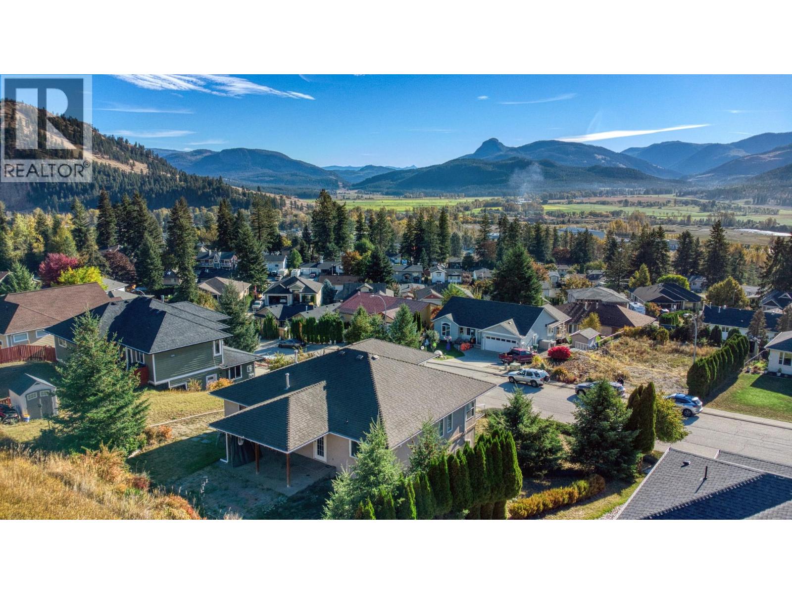 2024 Mountain View Avenue, Lumby, British Columbia  V0E 2G0 - Photo 16 - 10365369