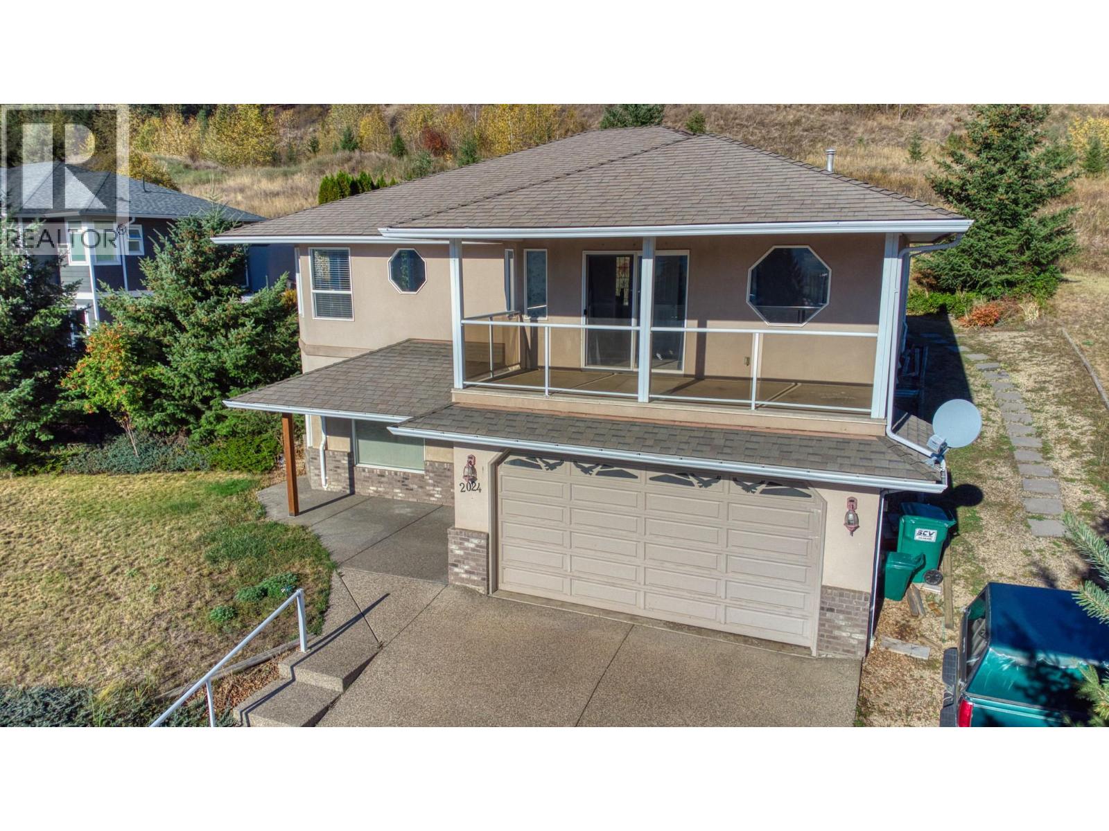 2024 Mountain View Avenue, Lumby, British Columbia  V0E 2G0 - Photo 10 - 10365369