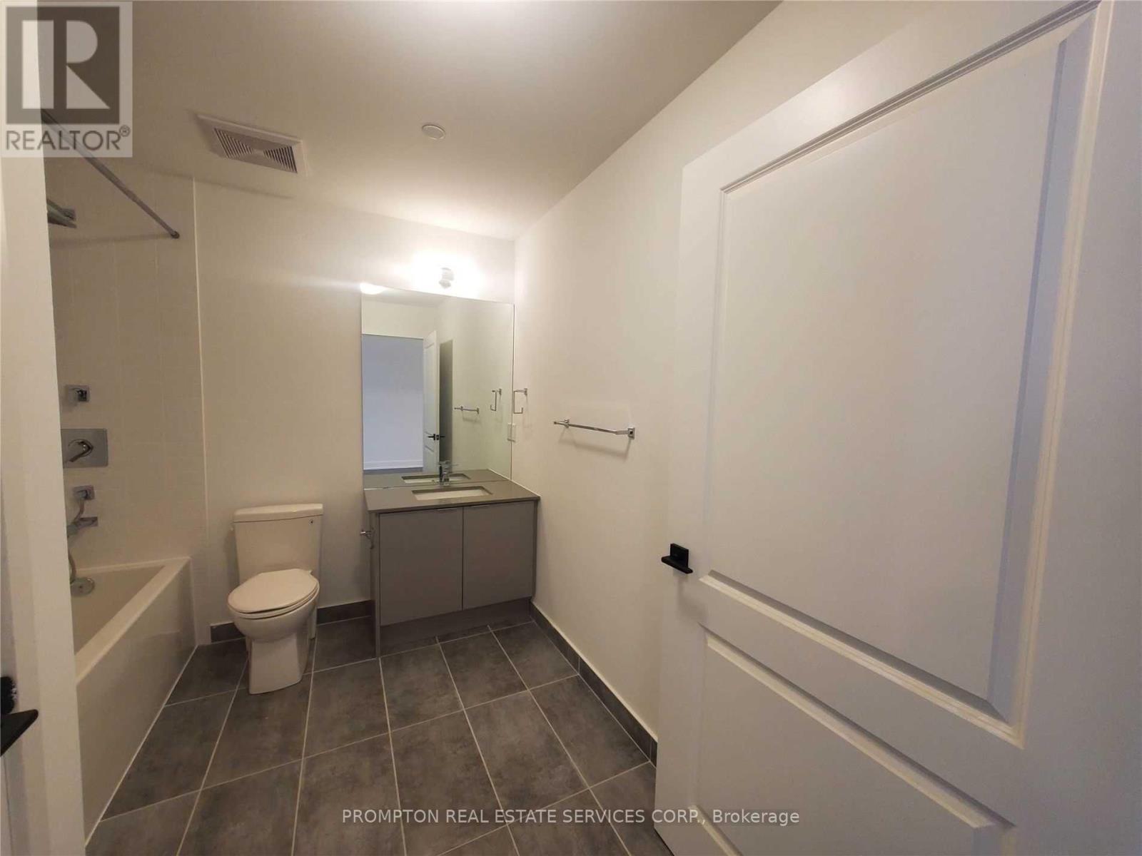 #1204 - 2481 Taunton Road, Oakville, Ontario L6H 3R7 - Photo 9 - W12549144