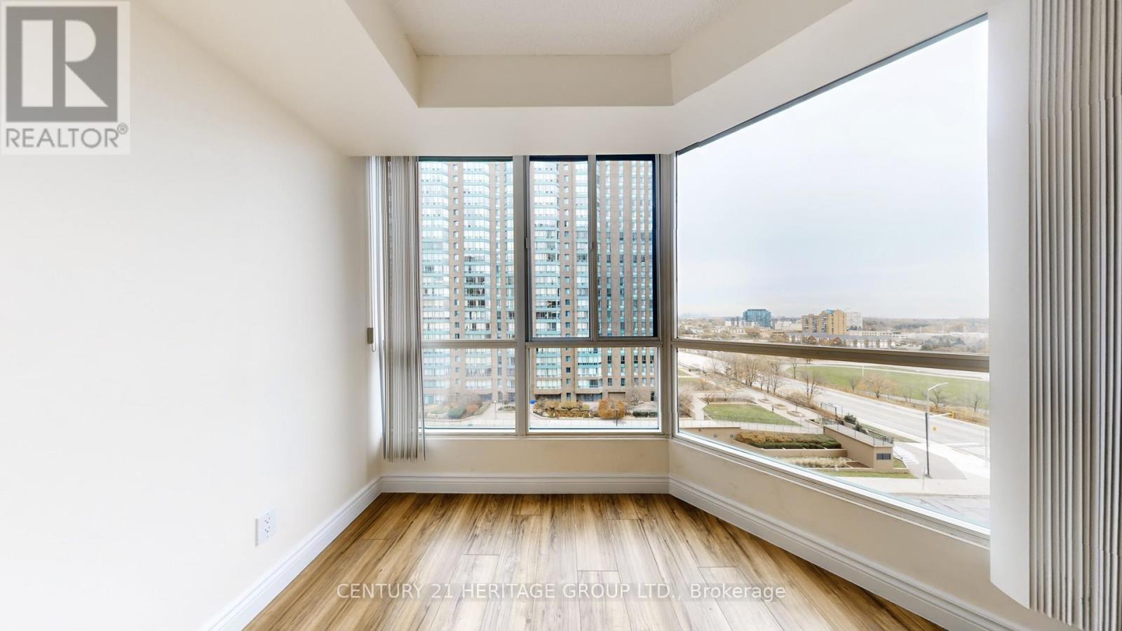 810 - 145 Hillcrest Avenue, Mississauga, Ontario L5B 3Z1 - Photo 16 - W12548712