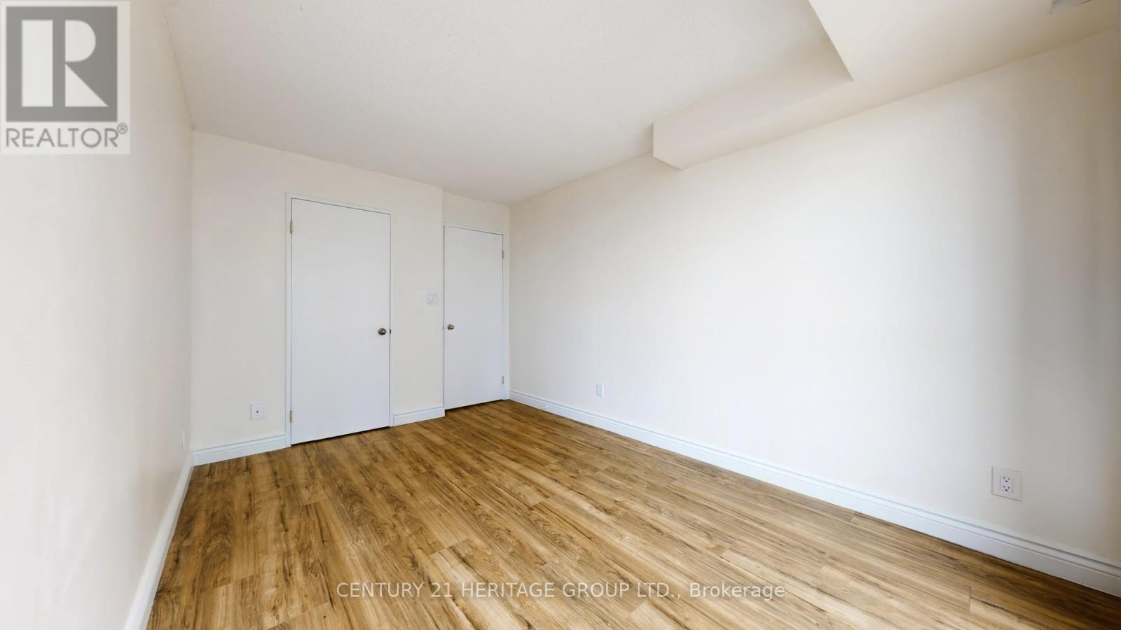 810 - 145 Hillcrest Avenue, Mississauga, Ontario L5B 3Z1 - Photo 19 - W12548712