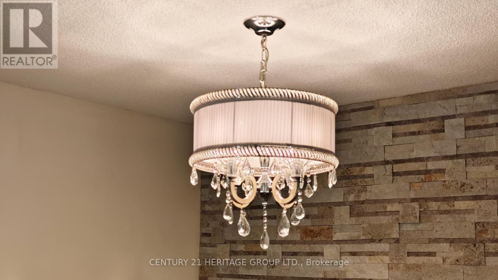 810 - 145 Hillcrest Avenue, Mississauga, Ontario L5B 3Z1 - Photo 9 - W12548712