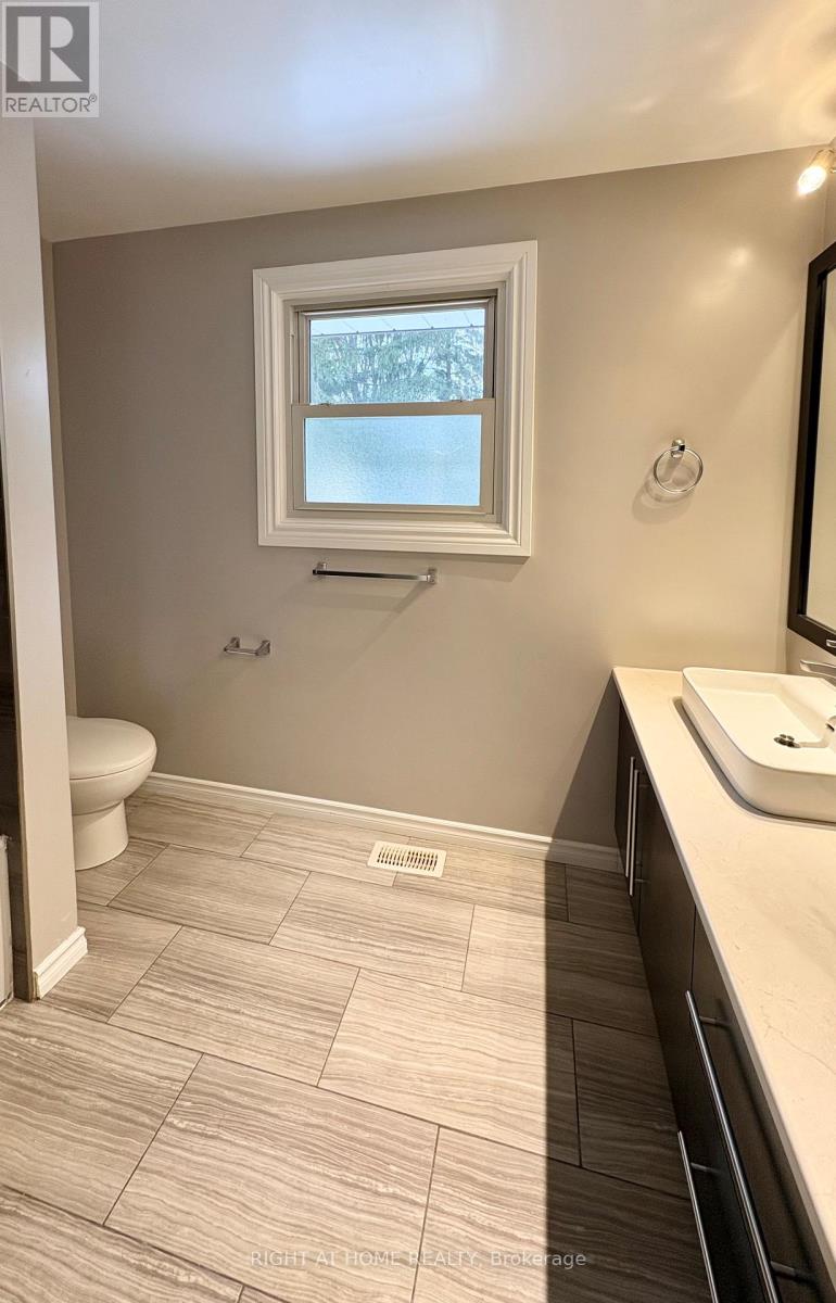 444 Quigley Road, Hamilton, Ontario L8K 5N3 - Photo 15 - X12549146