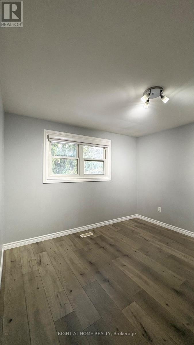 444 Quigley Road, Hamilton, Ontario L8K 5N3 - Photo 18 - X12549146