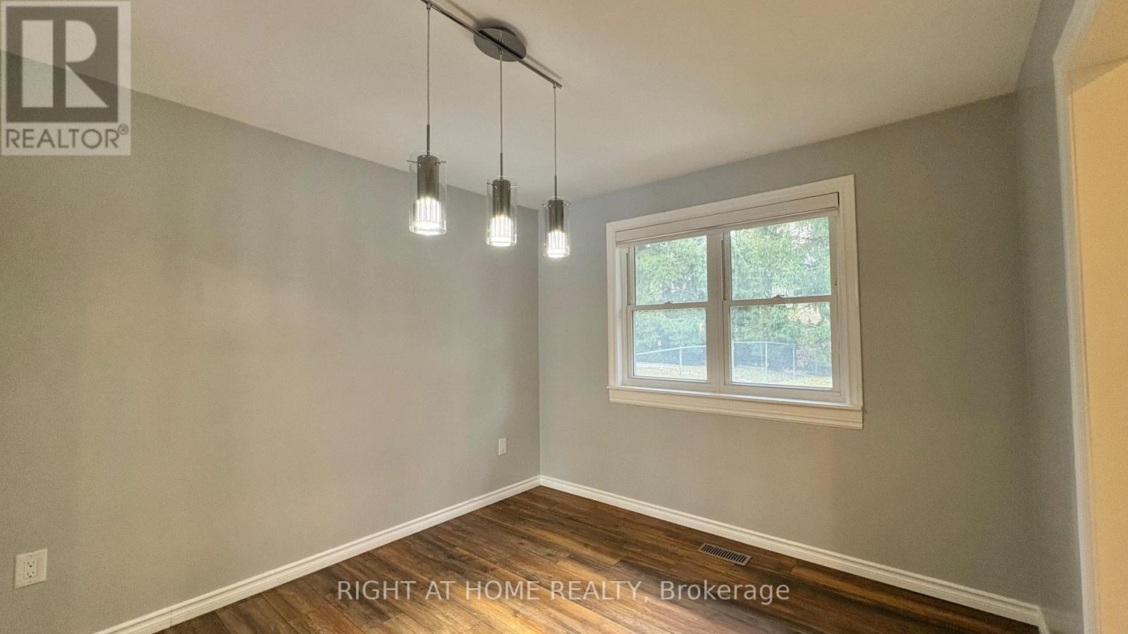 444 Quigley Road, Hamilton, Ontario L8K 5N3 - Photo 7 - X12549146