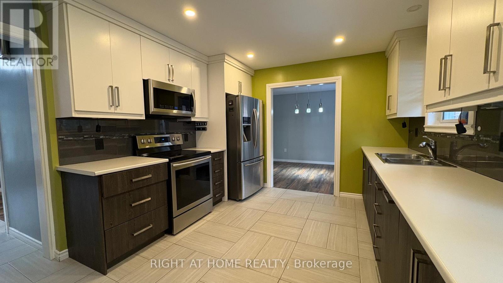 444 Quigley Road, Hamilton, Ontario L8K 5N3 - Photo 9 - X12549146