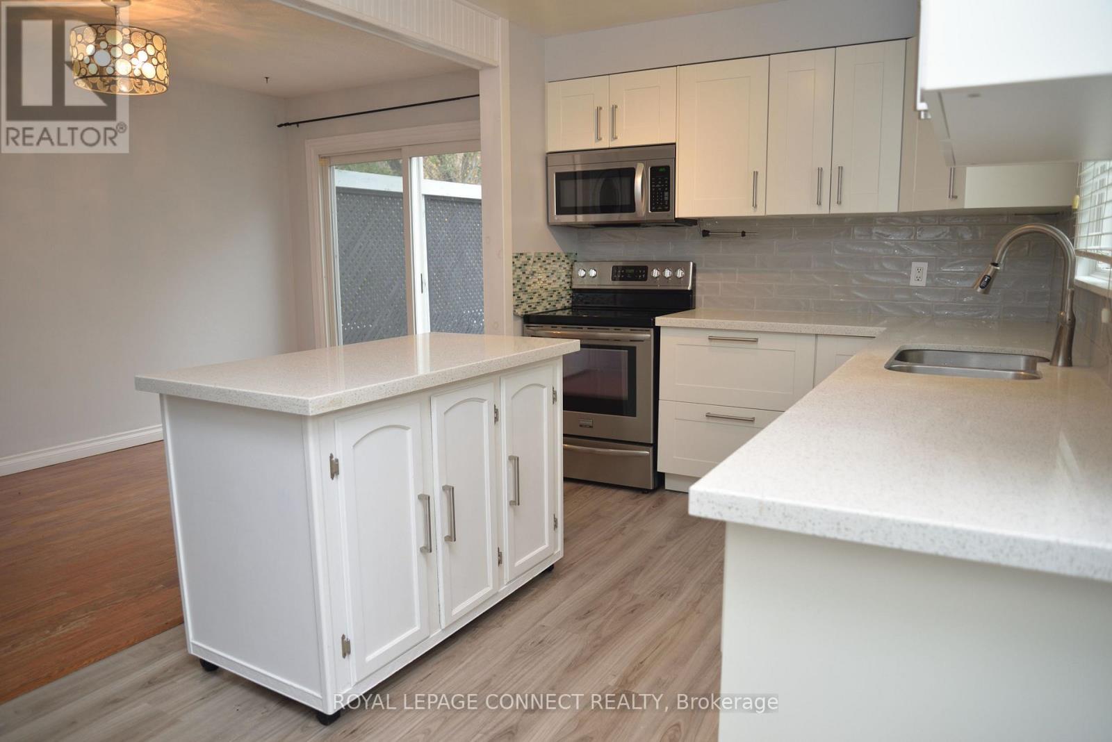 338 Homestead Court, Oshawa, Ontario L1J 6V3 - Photo 5 - E12549160