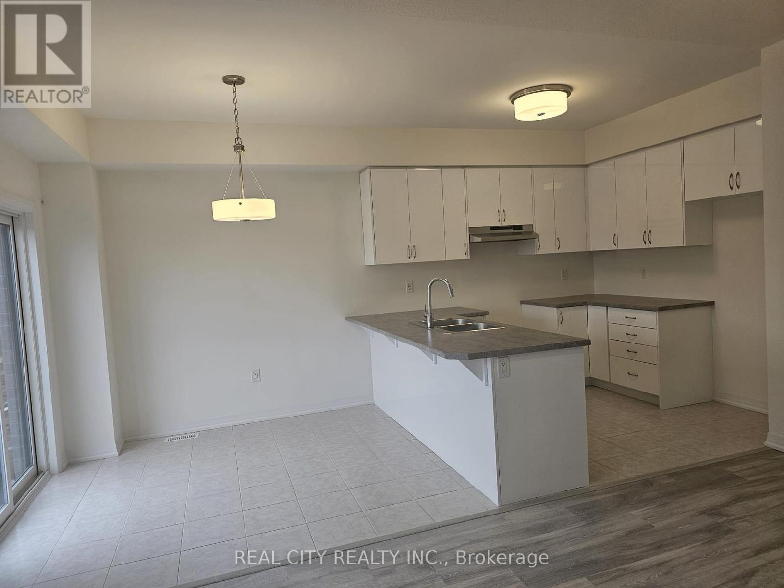 37 George Brier Drive W, Brant, Ontario N3L 0L1 - Photo 7 - X12498546