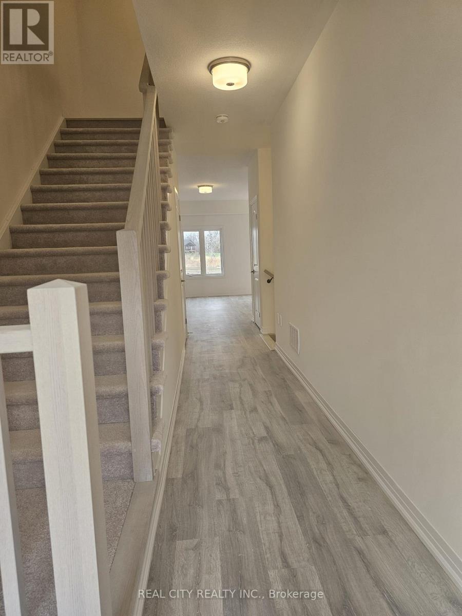 37 George Brier Drive W, Brant, Ontario N3L 0L1 - Photo 9 - X12498546