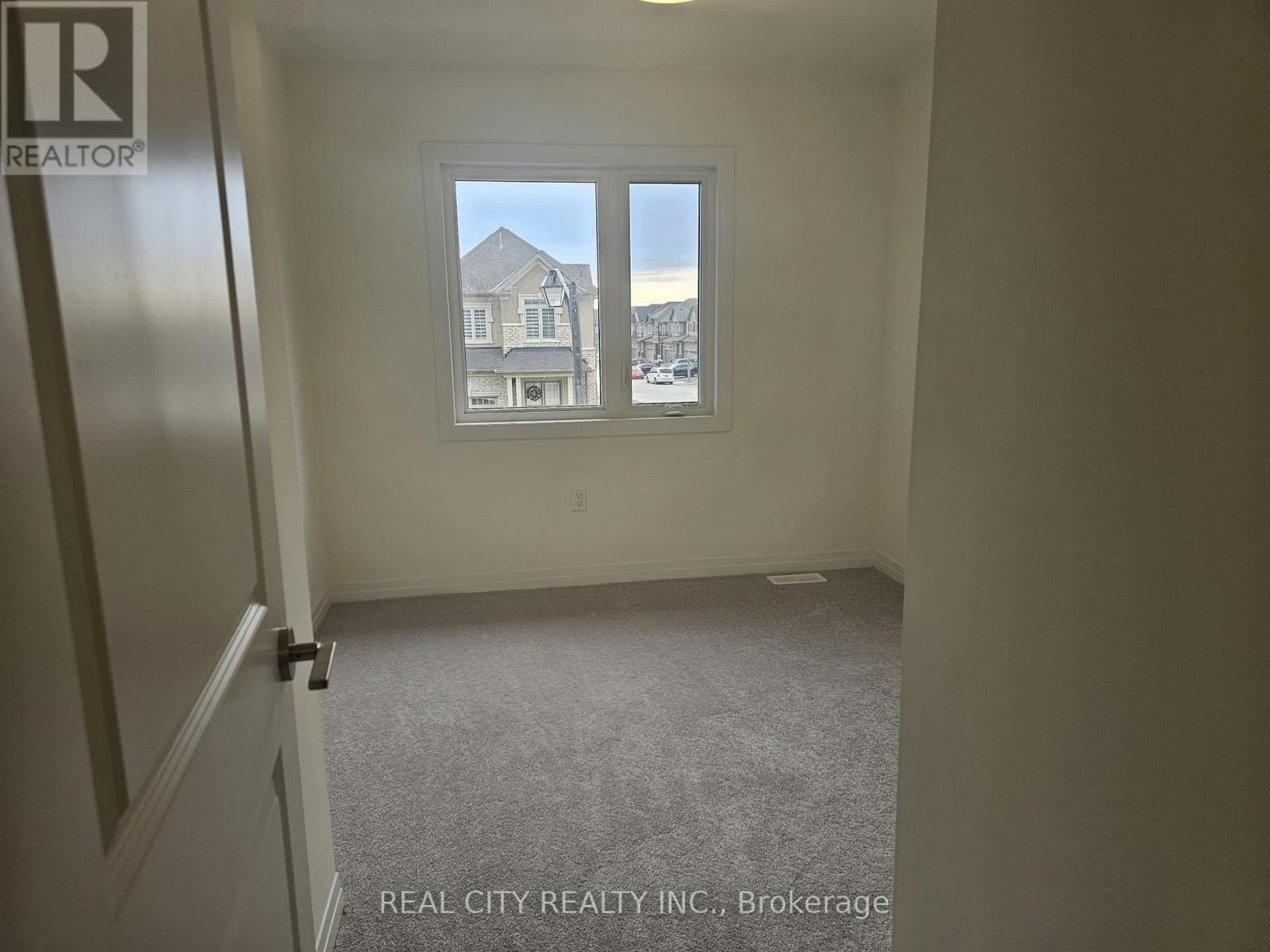 37 George Brier Drive W, Brant, Ontario N3L 0L1 - Photo 14 - X12498546