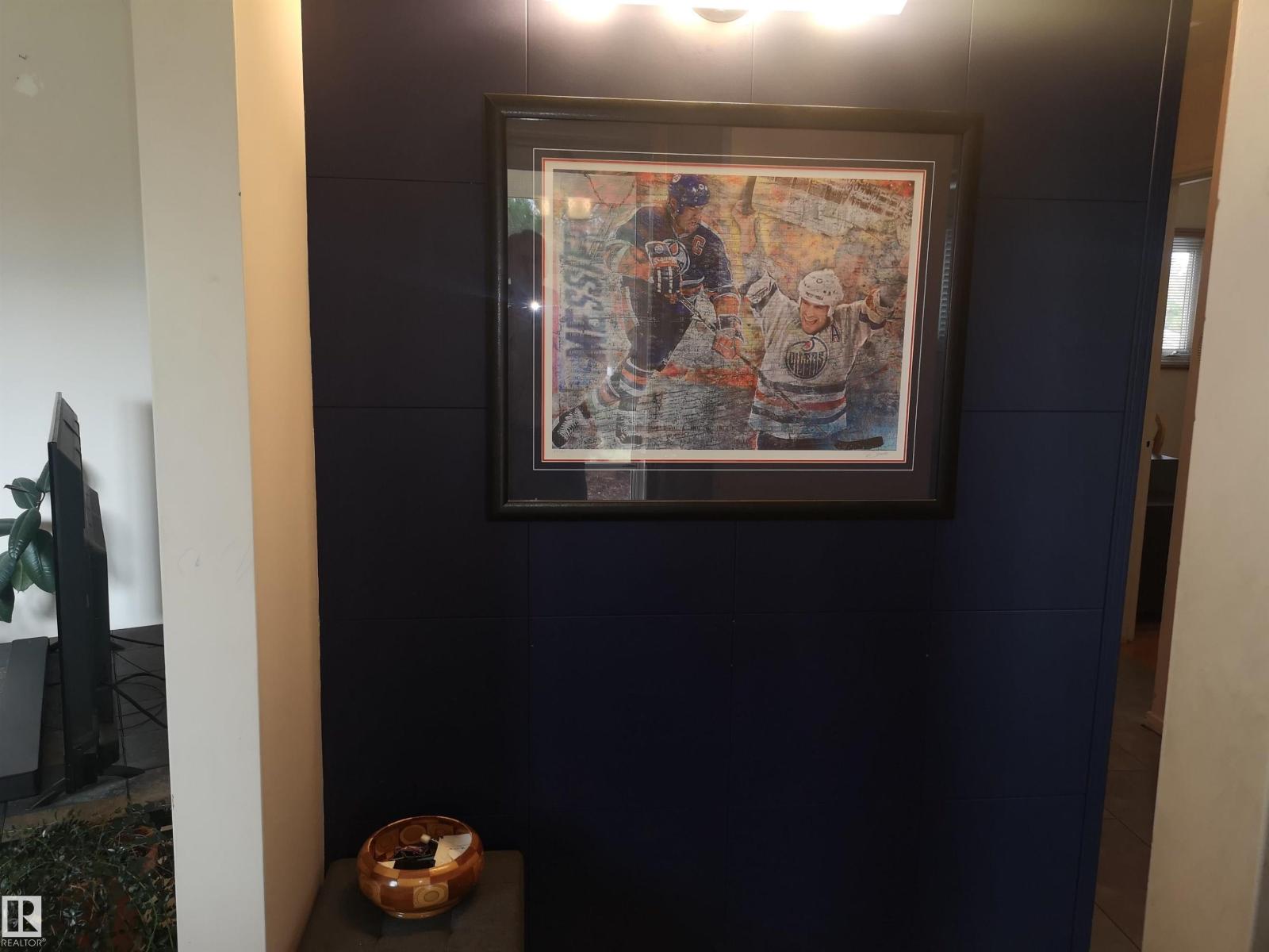 8032 70 Av Nw Nw, Edmonton, Alberta  T6C 0A5 - Photo 8 - E4461068