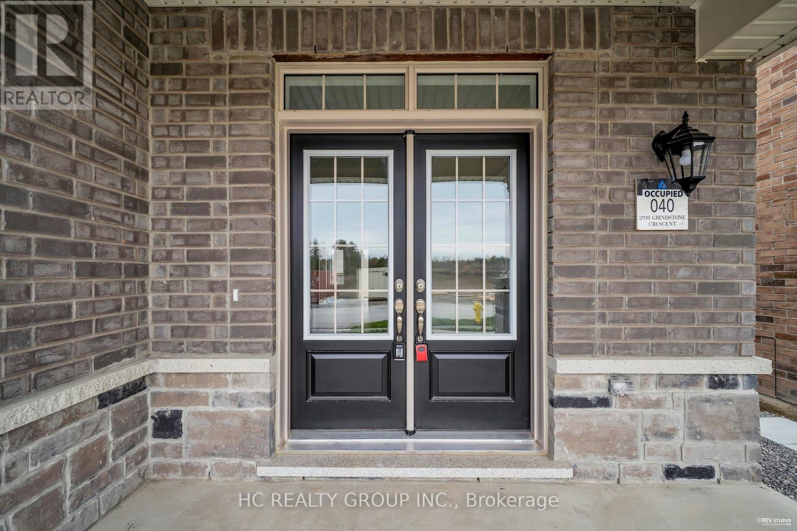 2910 Grindstone Crescent, Pickering, Ontario L1X 0R5 - Photo 3 - E12549174