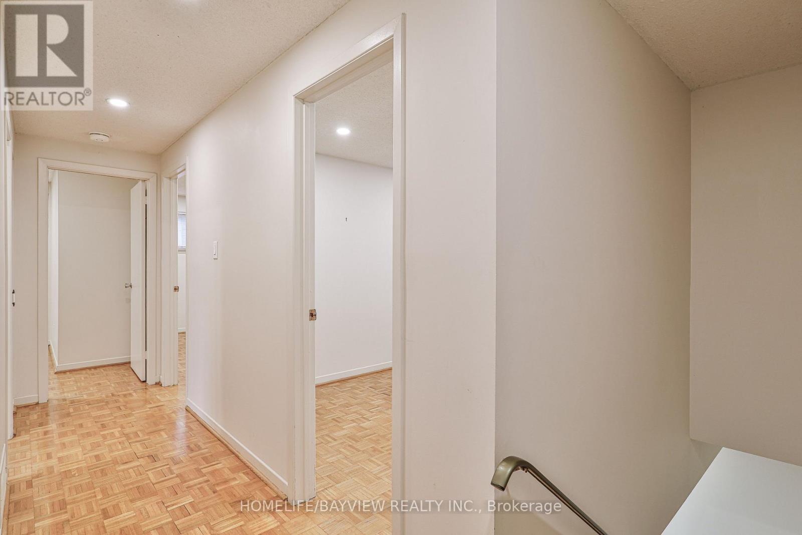 32 Penwick Crescent, Richmond Hill, Ontario  L4C 5B4 - Photo 31 - N12445295