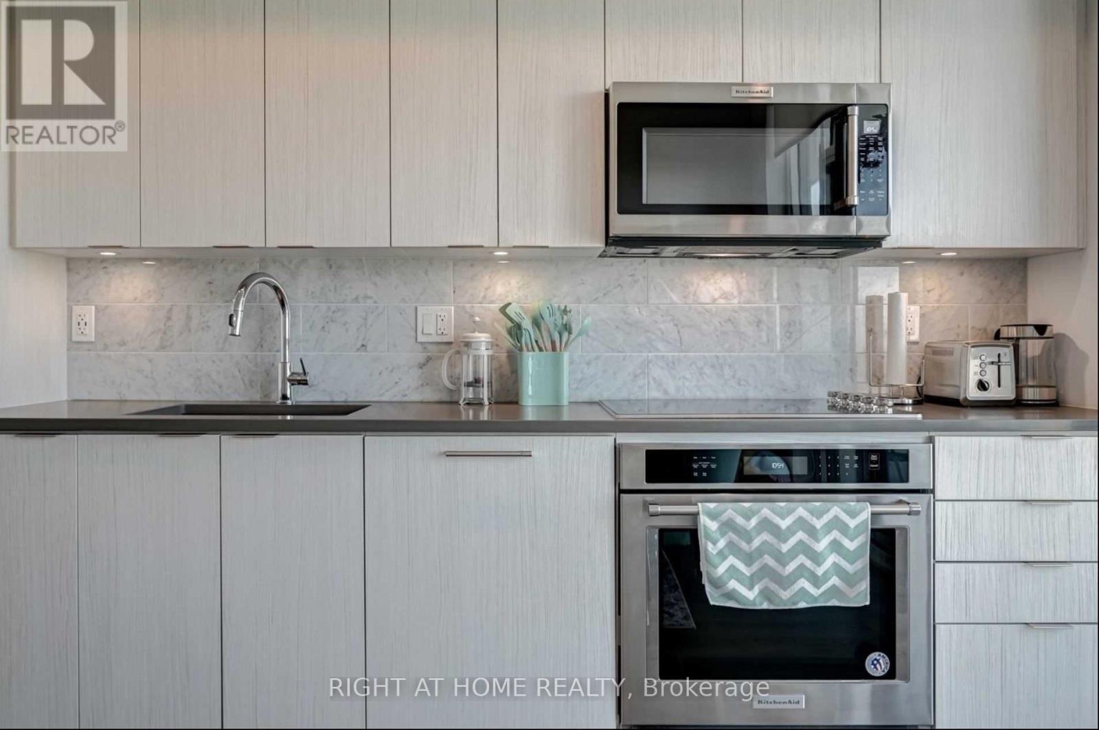 Uph02 - 38 Iannuzzi Street, Toronto, Ontario M5V 0S2 - Photo 12 - C12549180