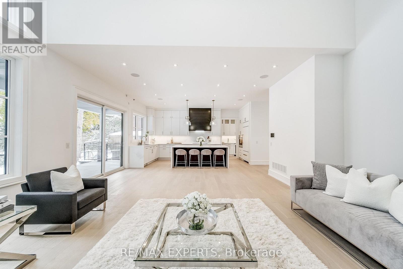 278 Mineola Road E, Mississauga, Ontario L5G 2G3 - Photo 12 - W12549182