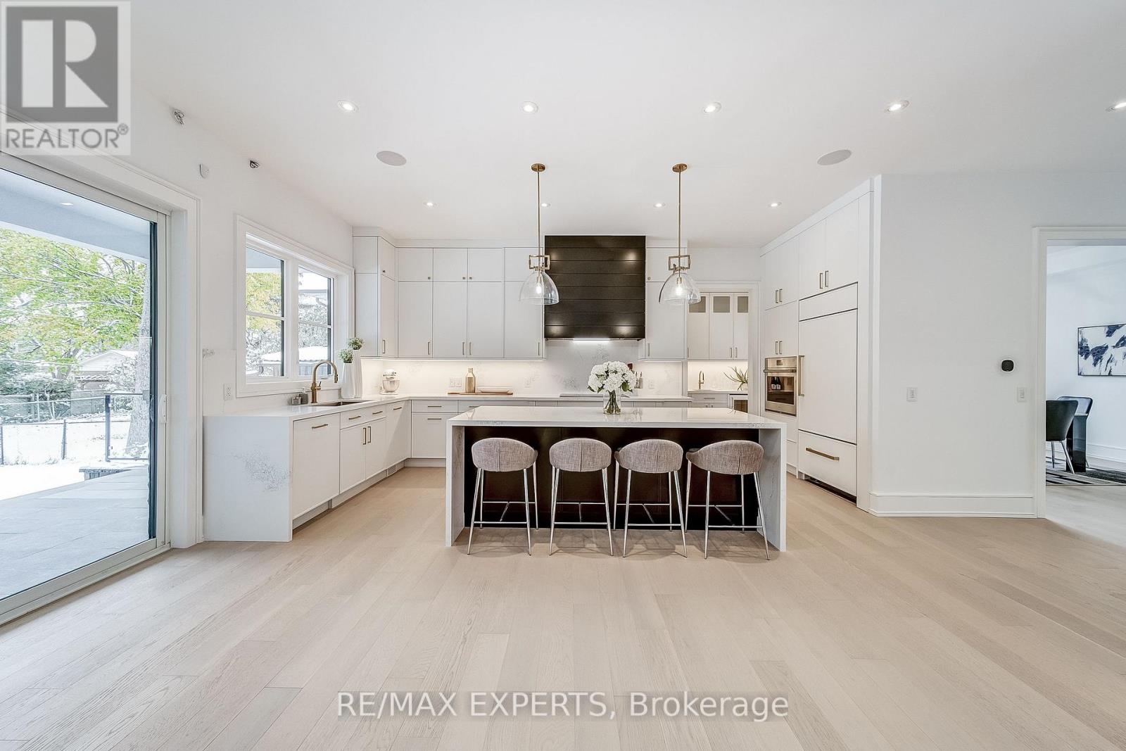 278 Mineola Road E, Mississauga, Ontario L5G 2G3 - Photo 13 - W12549182