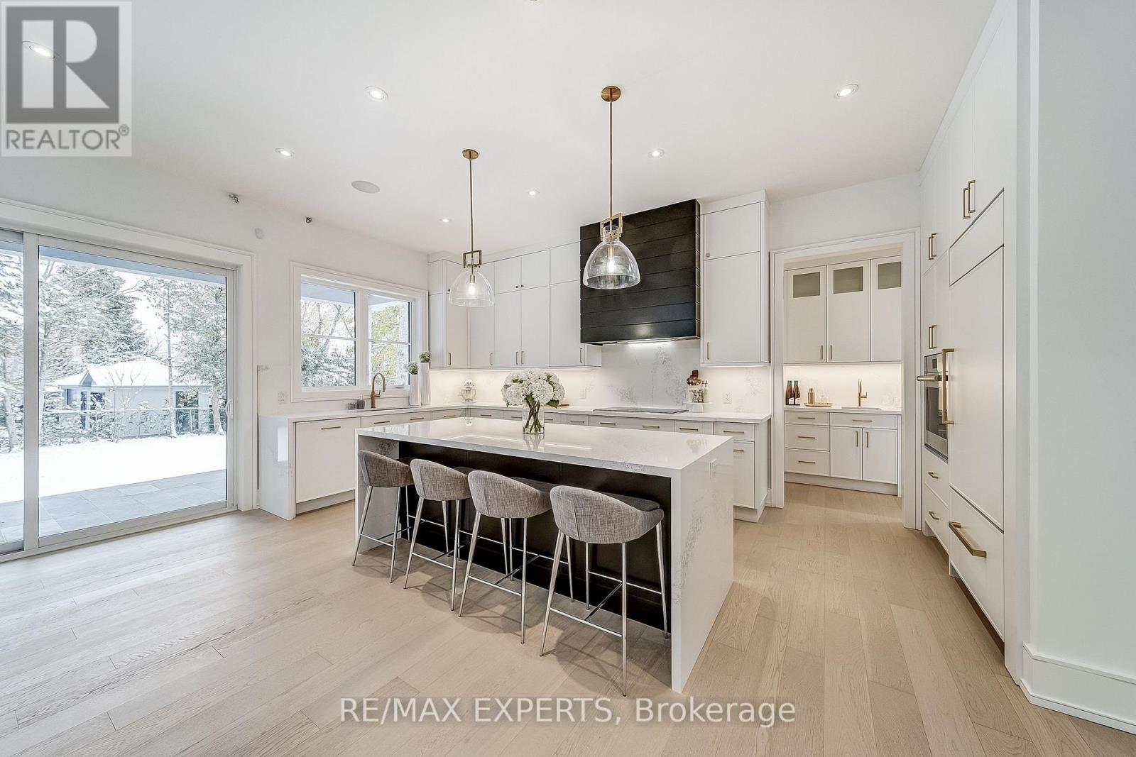 278 Mineola Road E, Mississauga, Ontario L5G 2G3 - Photo 14 - W12549182