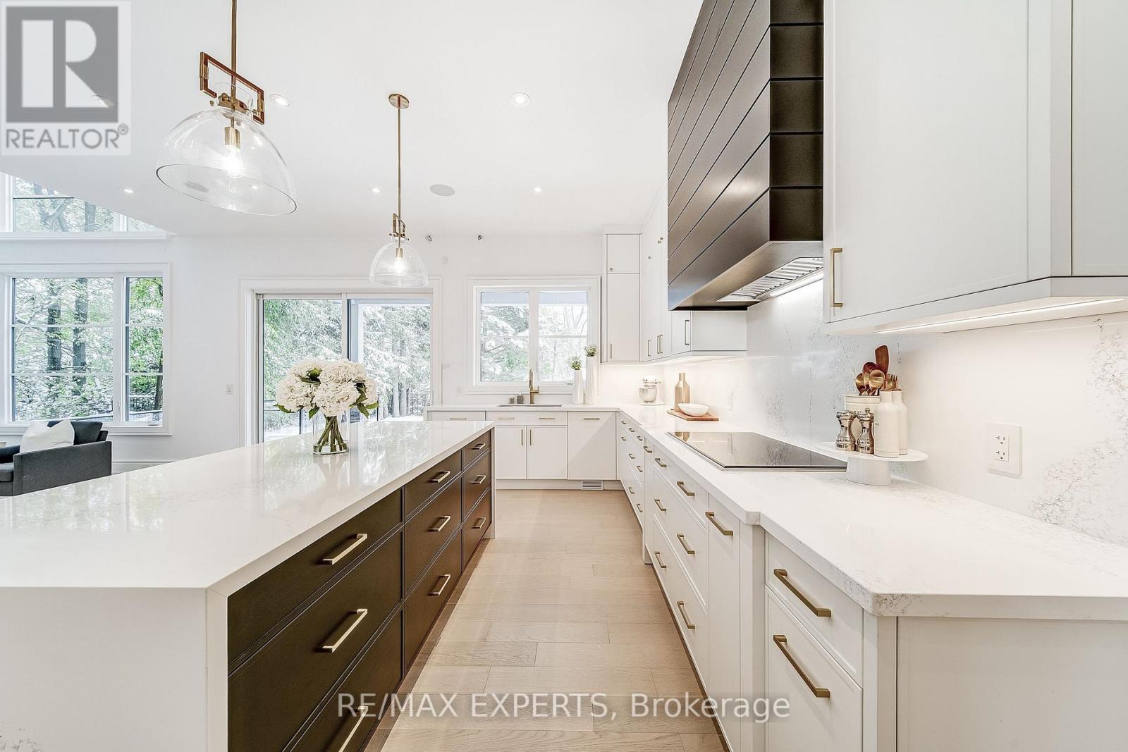 278 Mineola Road E, Mississauga, Ontario L5G 2G3 - Photo 15 - W12549182