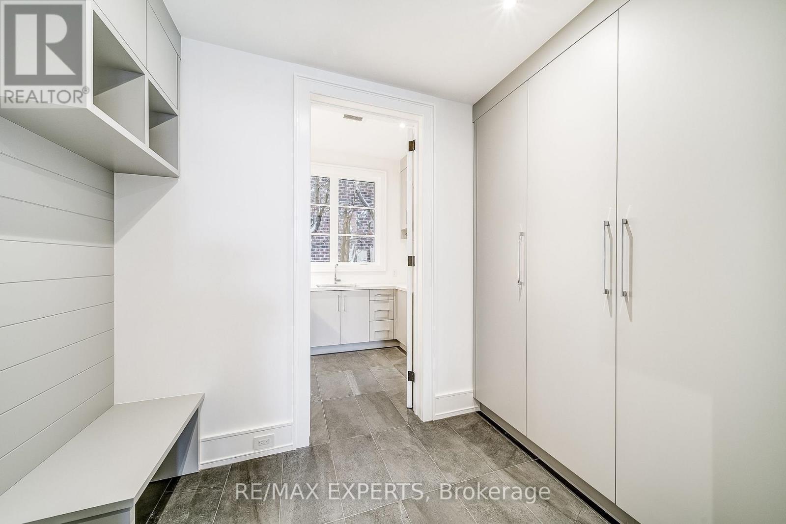 278 Mineola Road E, Mississauga, Ontario L5G 2G3 - Photo 18 - W12549182