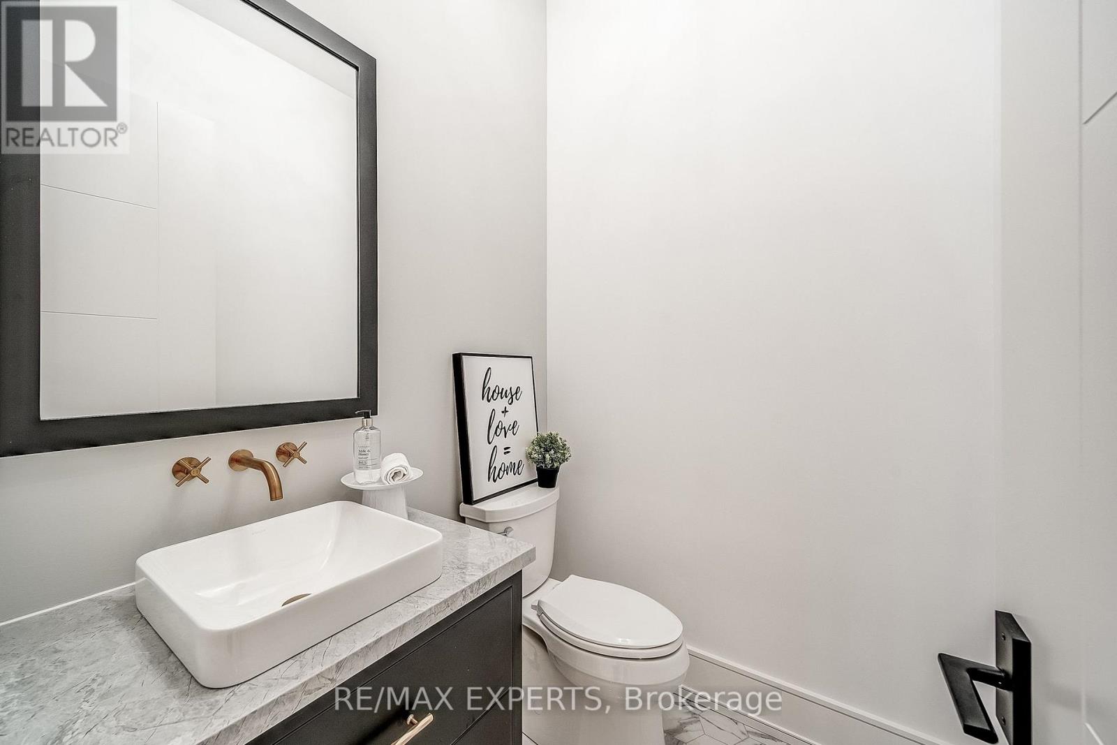 278 Mineola Road E, Mississauga, Ontario L5G 2G3 - Photo 20 - W12549182