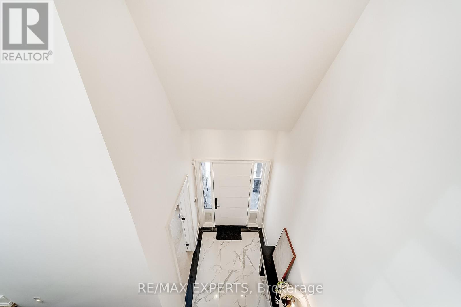 278 Mineola Road E, Mississauga, Ontario L5G 2G3 - Photo 21 - W12549182