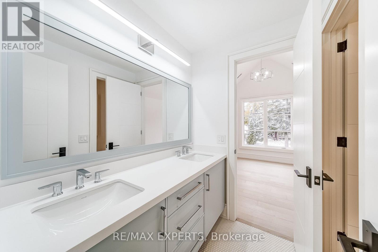 278 Mineola Road E, Mississauga, Ontario L5G 2G3 - Photo 28 - W12549182