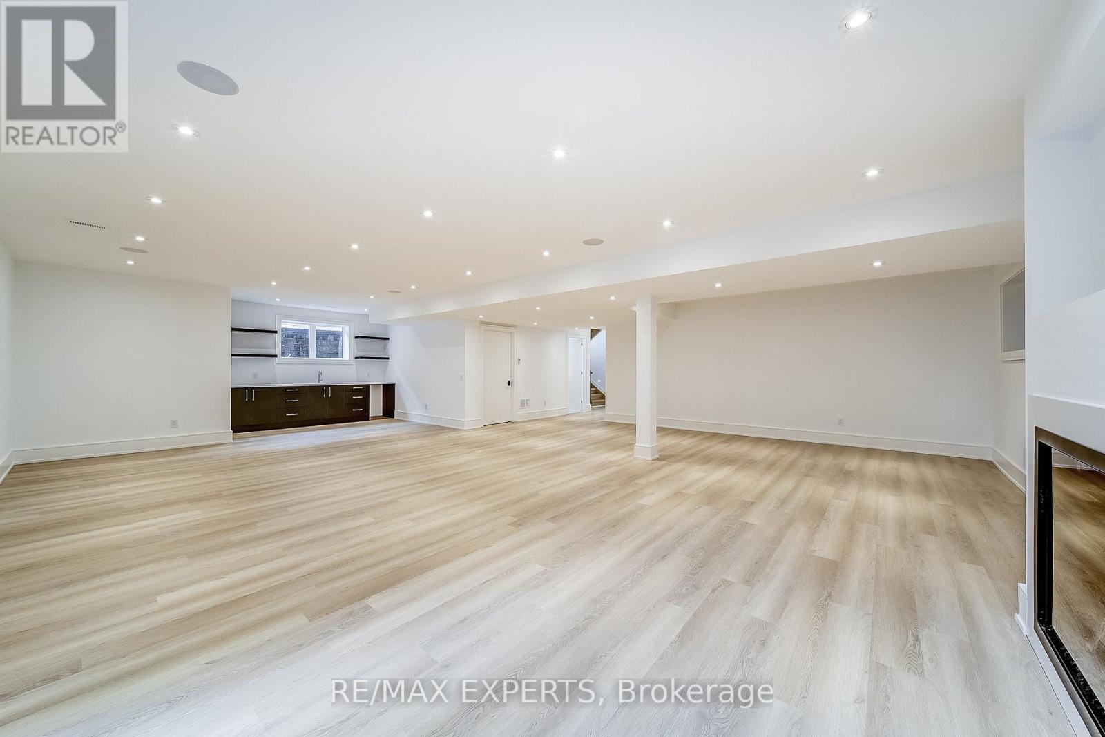 278 Mineola Road E, Mississauga, Ontario L5G 2G3 - Photo 37 - W12549182