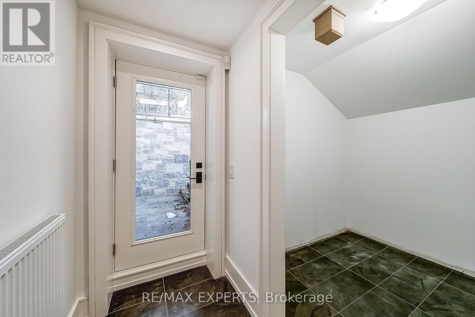 278 Mineola Road E, Mississauga, Ontario L5G 2G3 - Photo 42 - W12549182