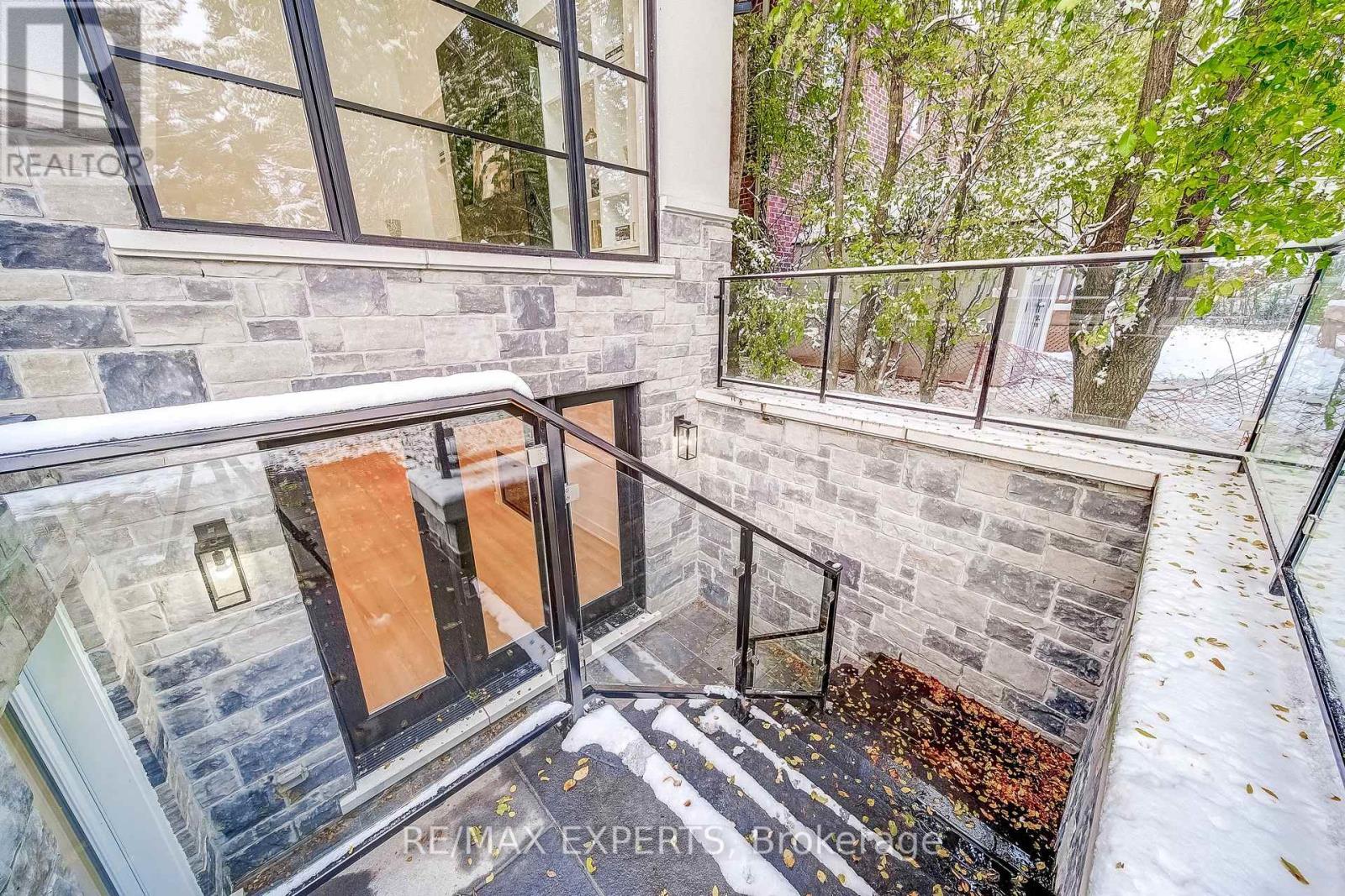 278 Mineola Road E, Mississauga, Ontario L5G 2G3 - Photo 46 - W12549182