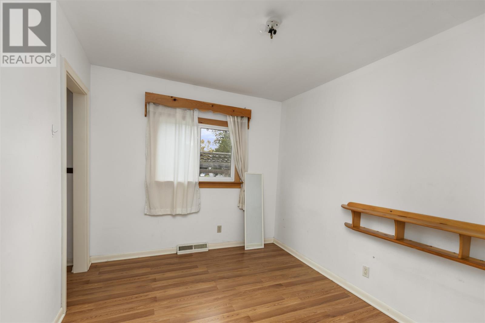 57 Cameron Ave, Sault Ste. Marie, Ontario P6B 4W9 - Photo 21 - SM252893