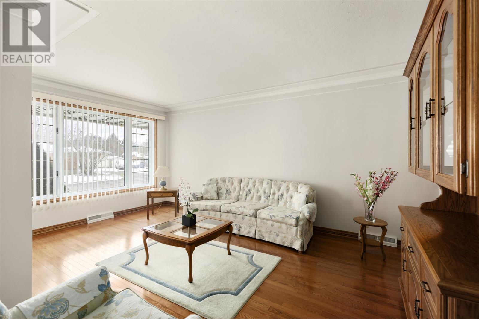 80 Asquith St, Sault Ste. Marie, Ontario P6C 1P5 - Photo 8 - SM253249