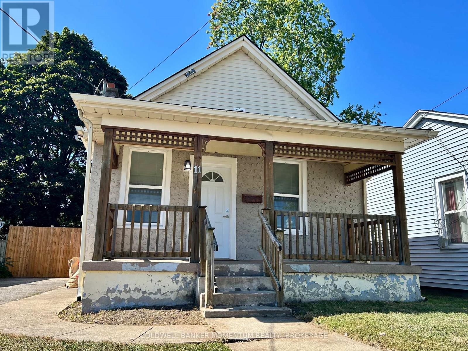 11 Greenlaw Place, St. Catharines, Ontario L2R 4S5 - Photo 4 - X12549200