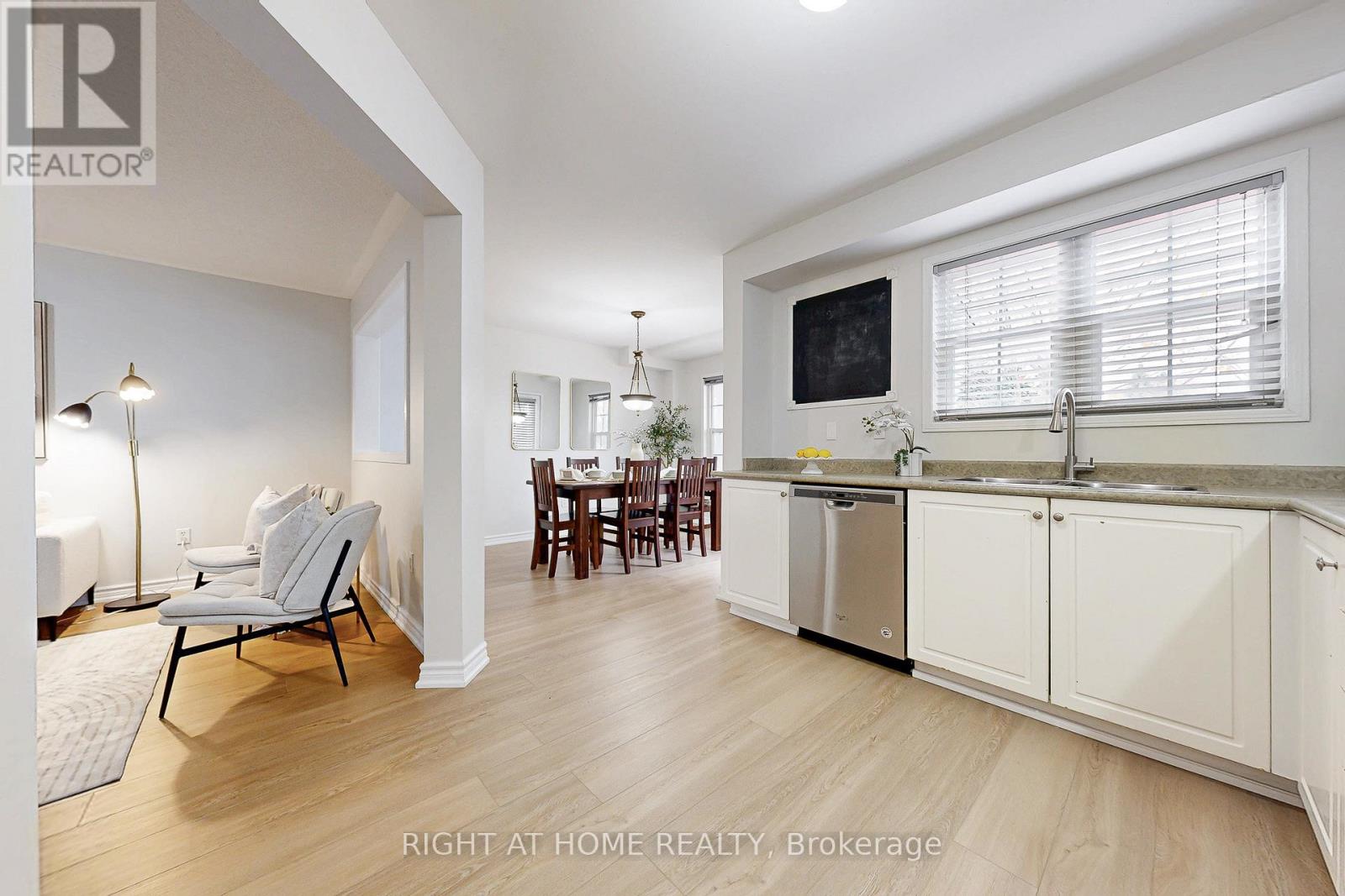 10 Pascoe Drive, Markham, Ontario  L6B 1C4 - Photo 11 - N12549206