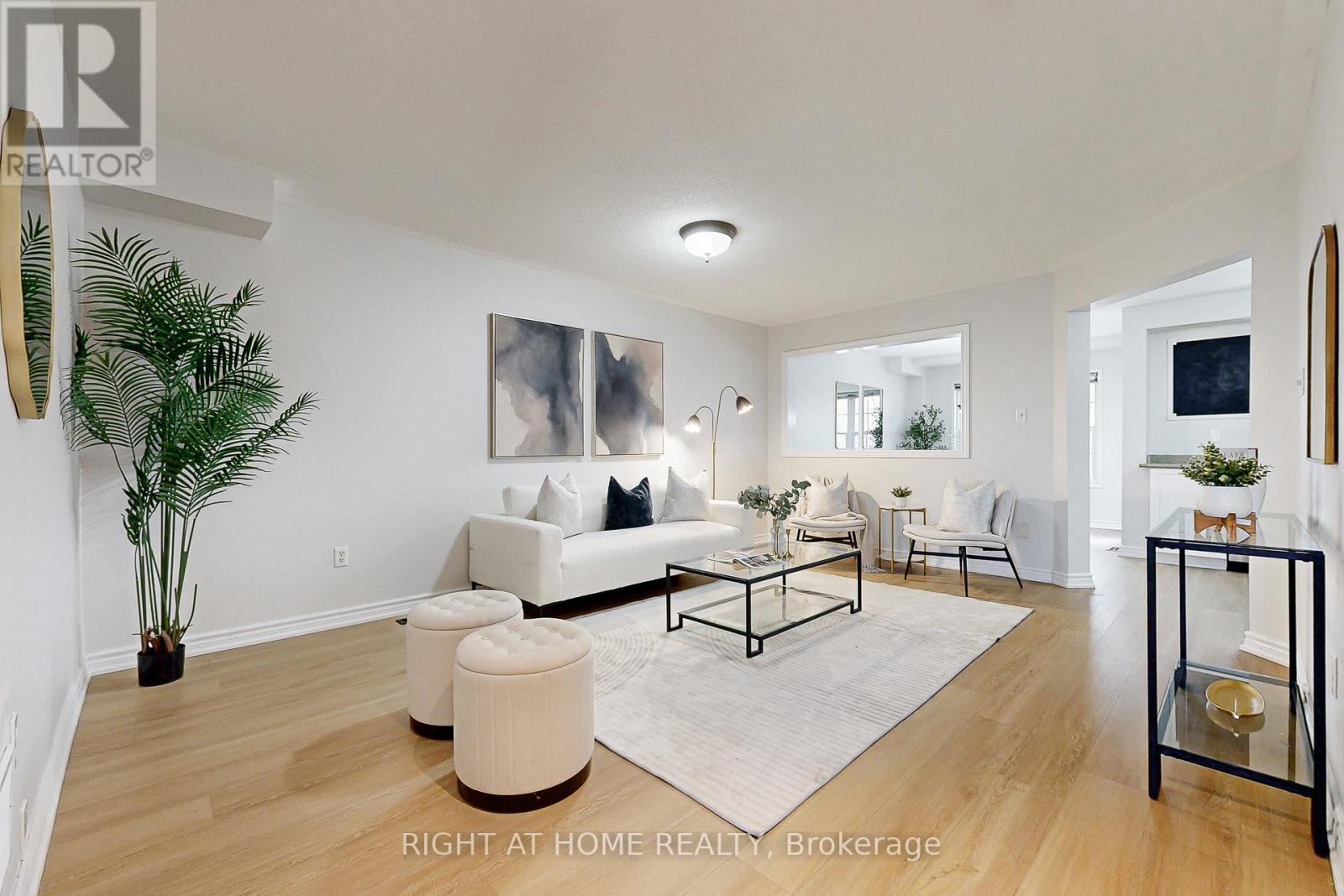 10 Pascoe Drive, Markham, Ontario  L6B 1C4 - Photo 4 - N12549206