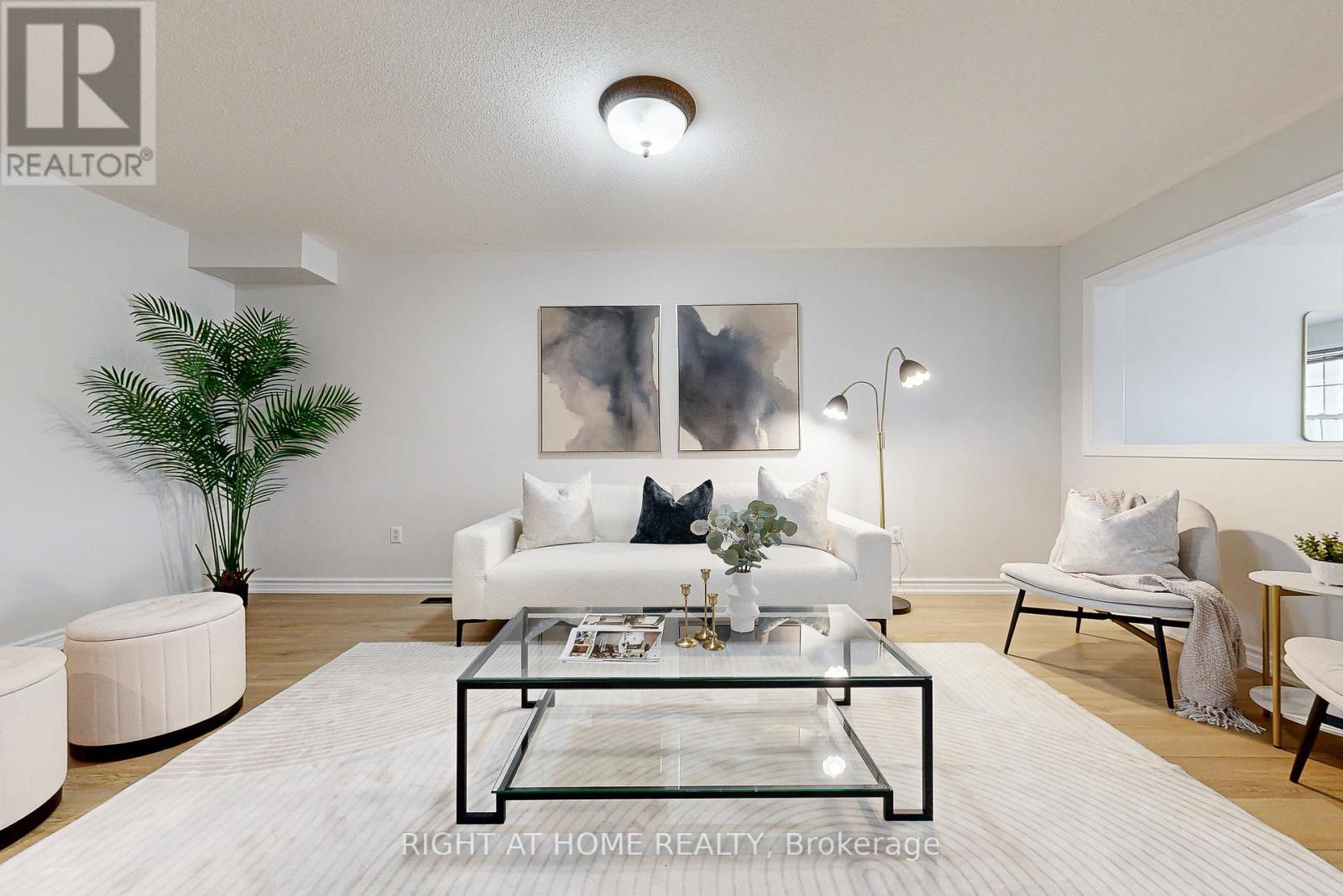 10 Pascoe Drive, Markham, Ontario  L6B 1C4 - Photo 6 - N12549206