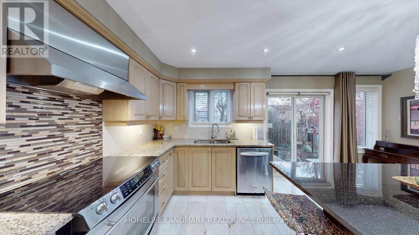 3022 Dalehurst Drive, Mississauga, Ontario  L5N 6M8 - Photo 14 - W12549192
