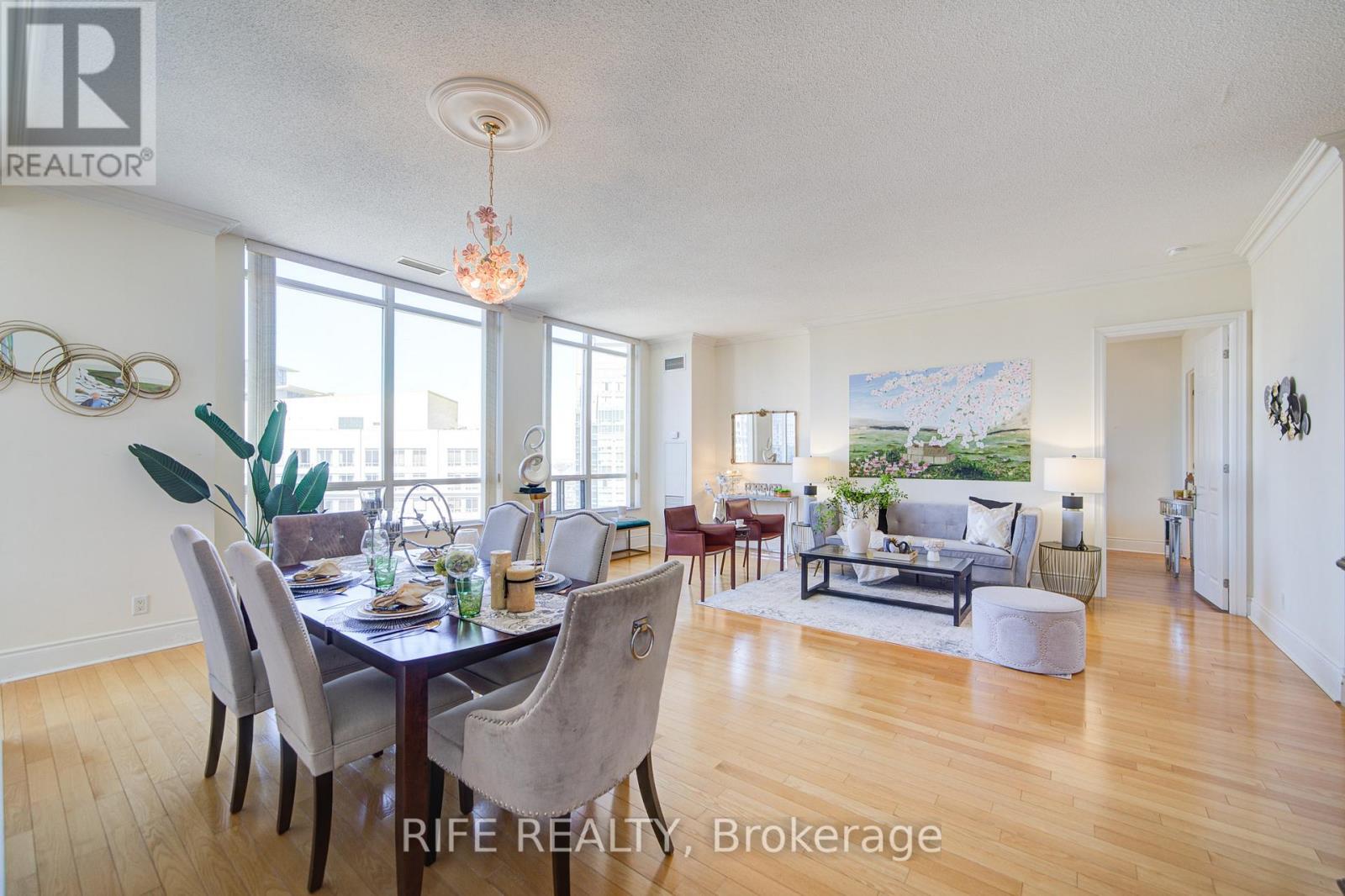 Gph10 - 3880 Duke Of York Boulevard, Mississauga, Ontario  L5B 4M7 - Photo 2 - W12549198