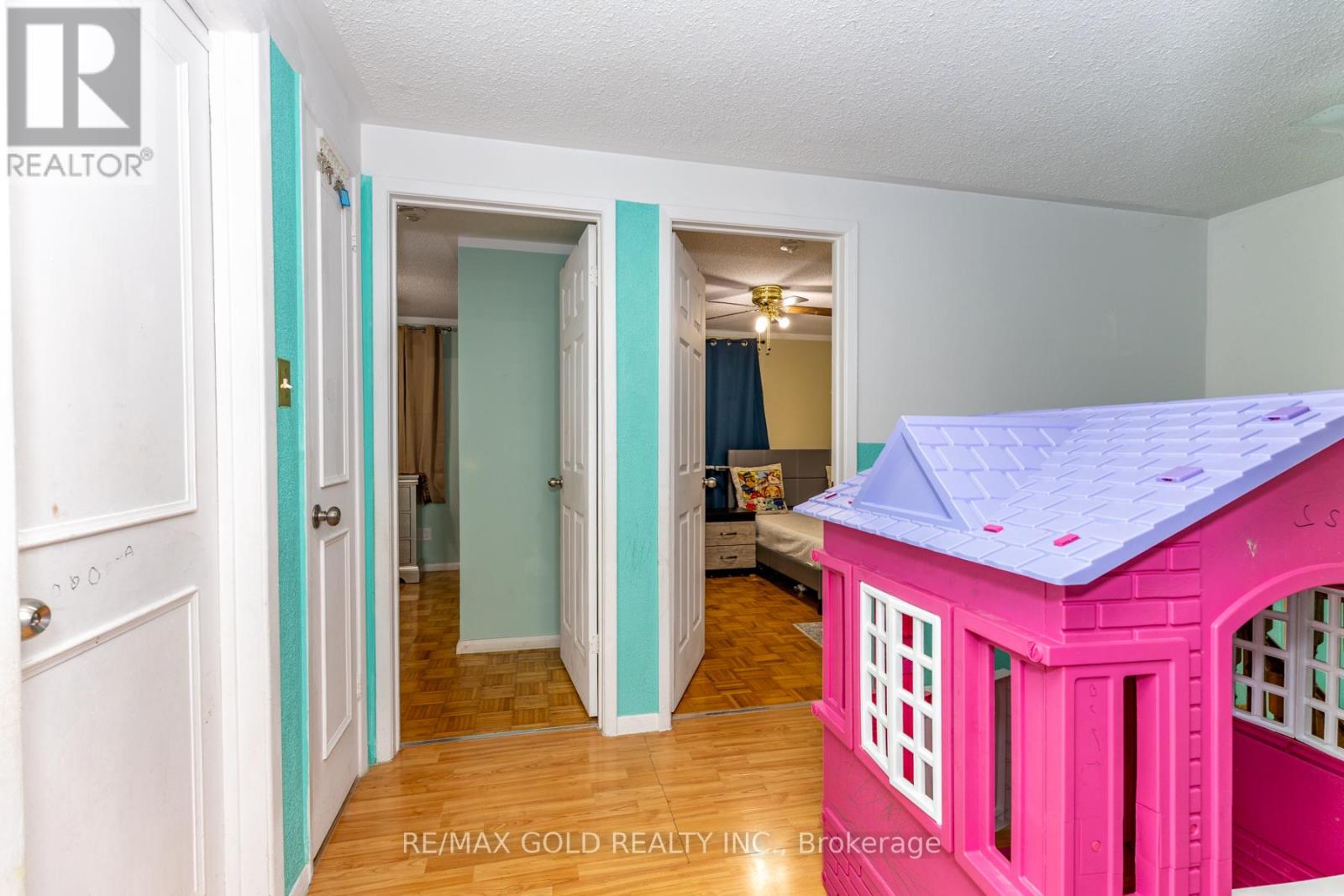 7610 Anaka Drive, Mississauga, Ontario  L4T 3H7 - Photo 18 - W12549212