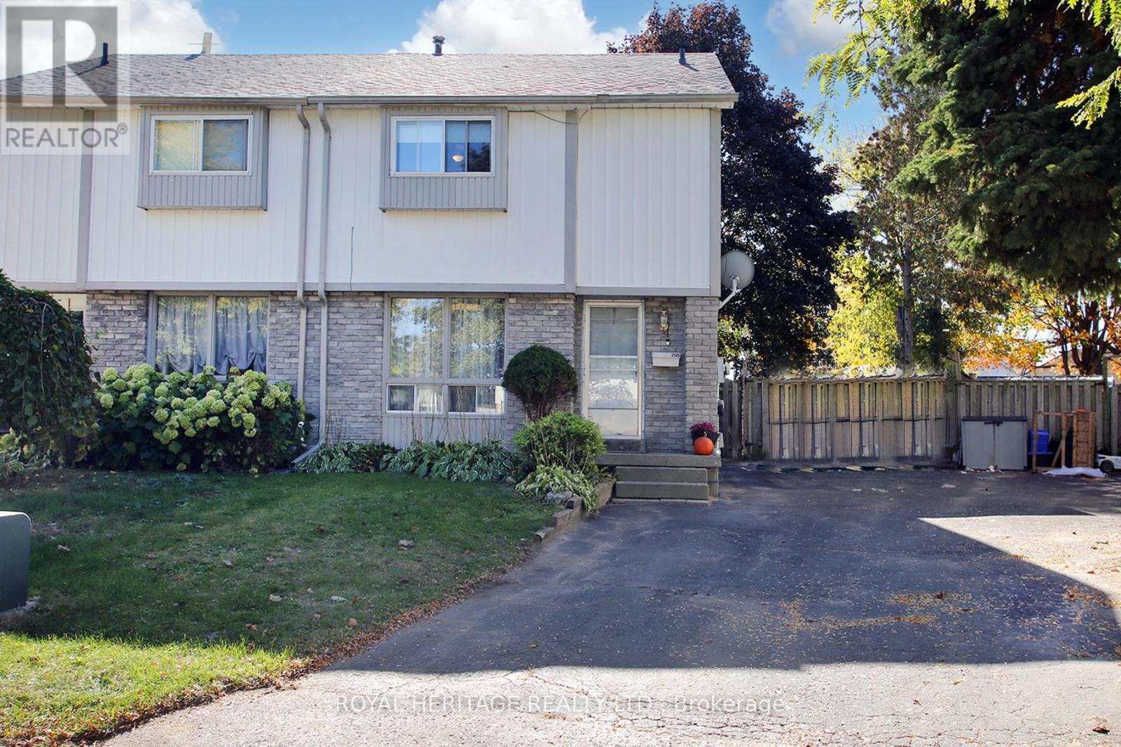 205 NORTHMINSTER COURT, Oshawa, Ontario