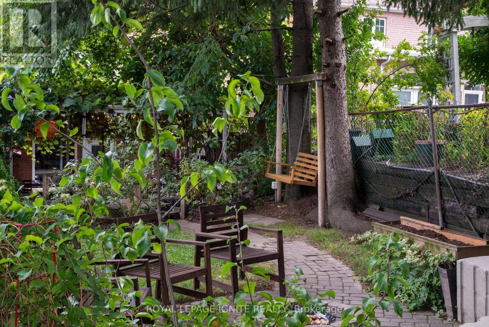 482 Mcroberts Avenue, Toronto, Ontario  M6E 4R4 - Photo 3 - W12548454