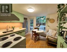 482 MCROBERTS AVENUE, Toronto, Ontario