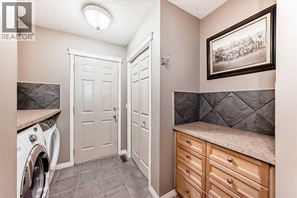 343 Oakmere Way, Chestermere, Alberta  T1X 1N3 - Photo 20 - A2252939